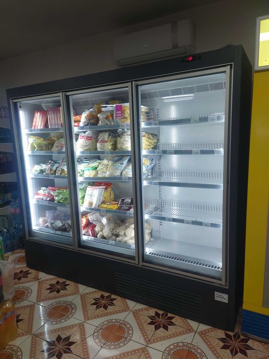 Vitrina verticala congelare 3 USI / 234 cm / NOU / Profesional