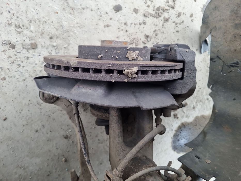 Fuzeta fata stanga Volkswagen Transporter 5 (7HB, 7HJ) [Fabr 2004-2013