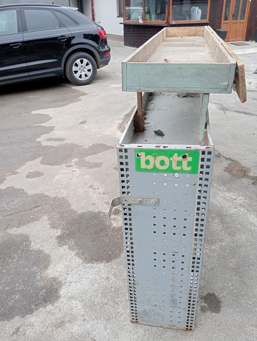 Vând raft boot pentru scule
