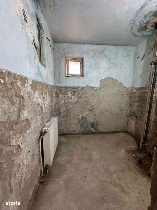 De vanzare apartament 3 camere si balcon, 70mp, zona buna, pret 55000e