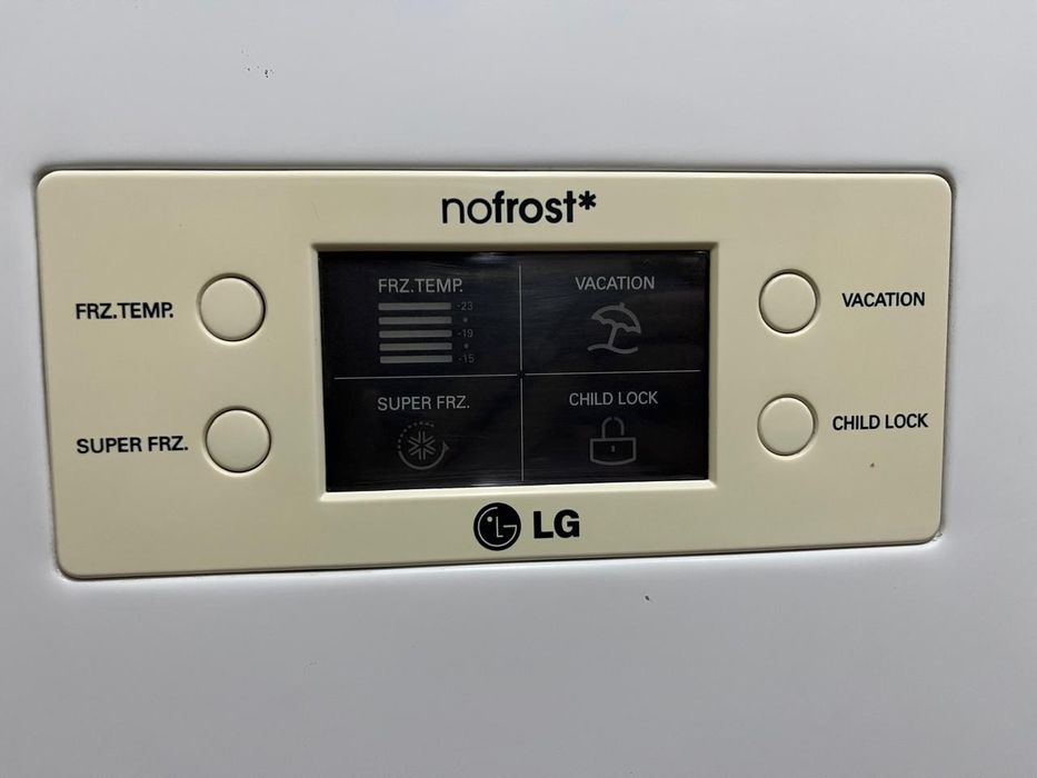 Холодильник LG с морозильником