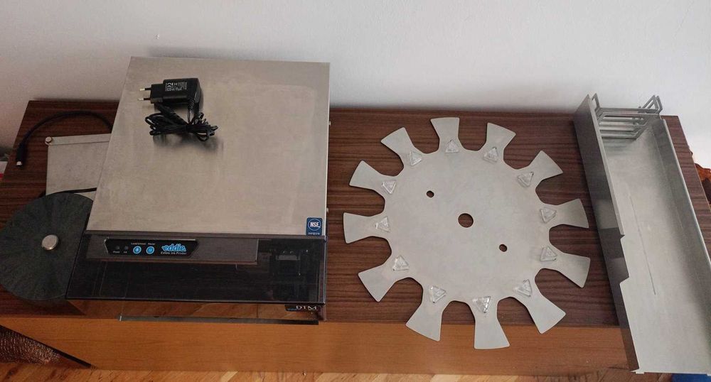 Eddie принтер за печат върху хранителни изделия, с ядливо мастило