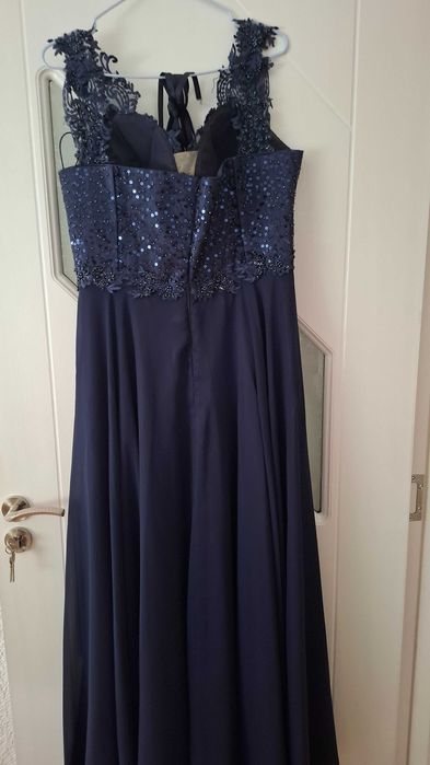 Официална рокля, в отлично състояние (носена само веднъж)