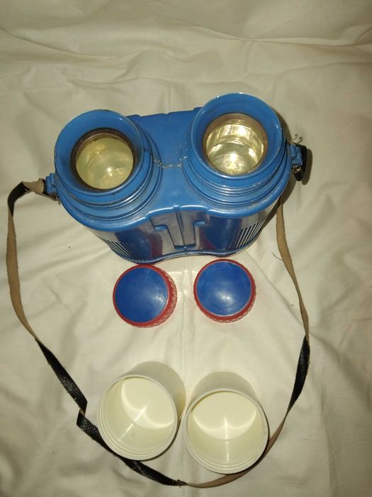 Продавам двоен термос Crown Corning Thermique Doubleheader,