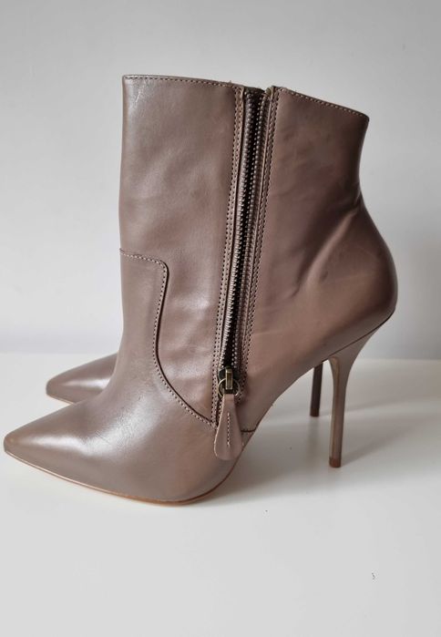 Боти Buffalo London, естествена кожа, 40 номер, цвят капучино