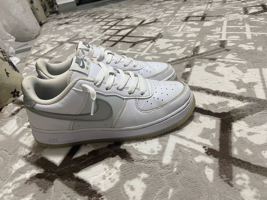 Vând adidași Nike air force 1 copii unisex
