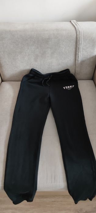 Костюм на девочку ростом 152 см