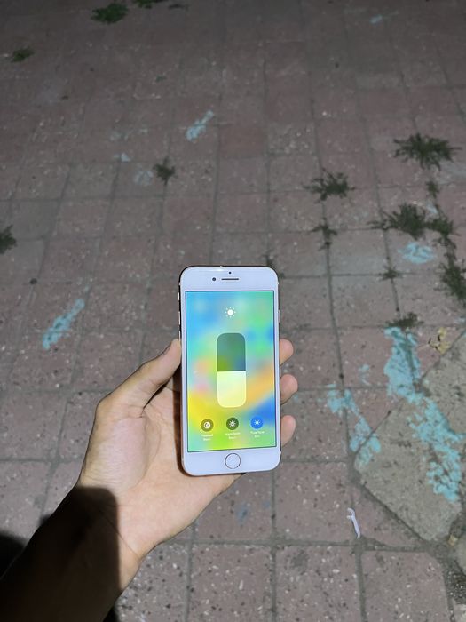 Продам срочно iPhone 8 64GB