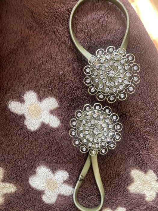 Продам шторы. Очень красивые.