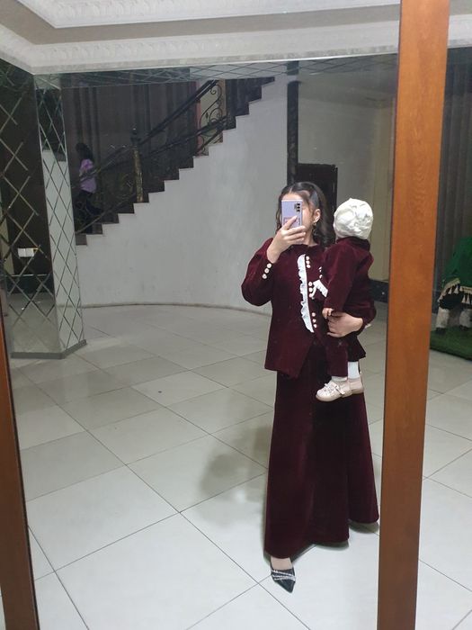 Kofta yubka tóyda 2 soat kiyilgan