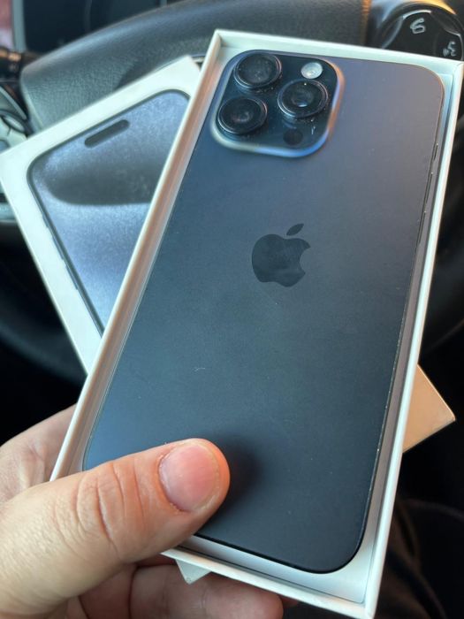 Продам iphone 15 pro max идеал