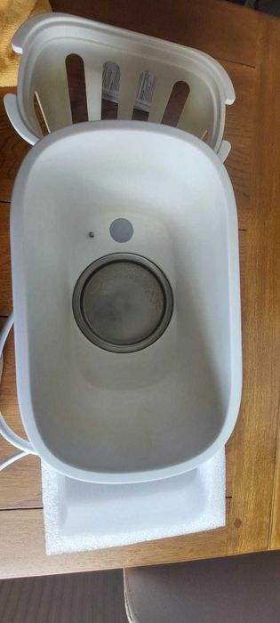 Sterilizator pentru biberoane