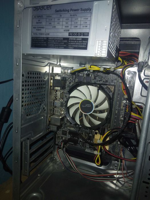 Spacer calculatoare nou Asus