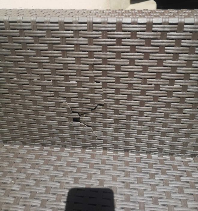 Градински комплект мебели