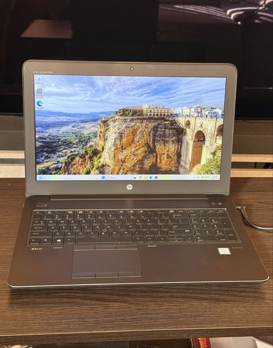 Лаптоп HP Z book 15 G3