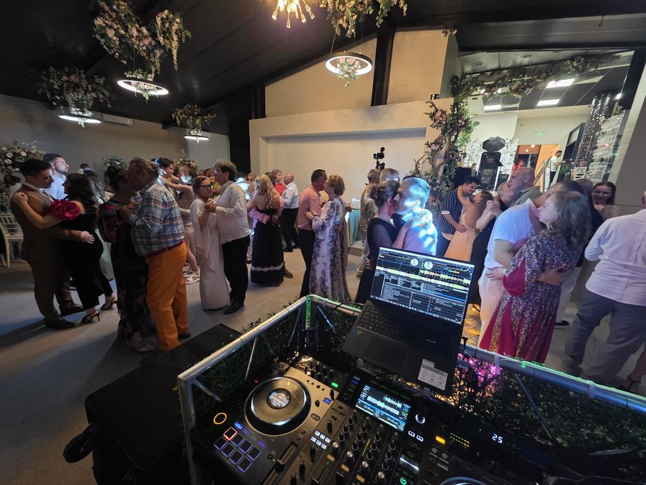 Dj evenimente nunta botez cununie petreceri Foto Video Dj Braila