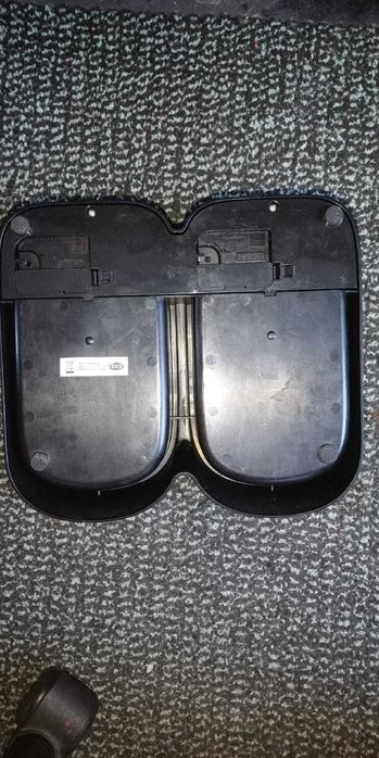 Hranitor automat pentru ciini sau pisici pina in 10 kg