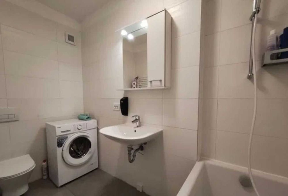 Inchiriere Studio modernt et 1 cu parcare Kasper Coresi