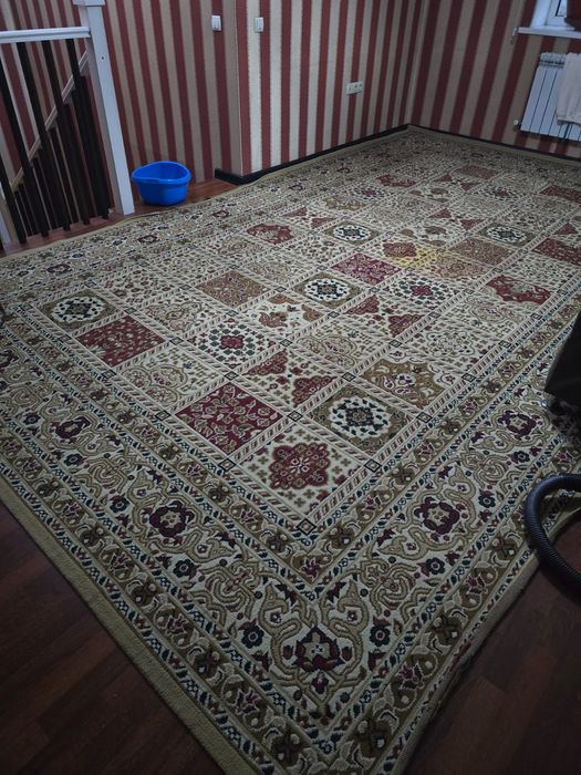 Продам б/у ковер