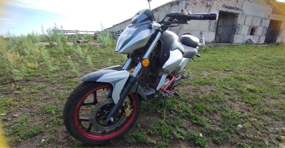 Продам или обмен на айфон машину