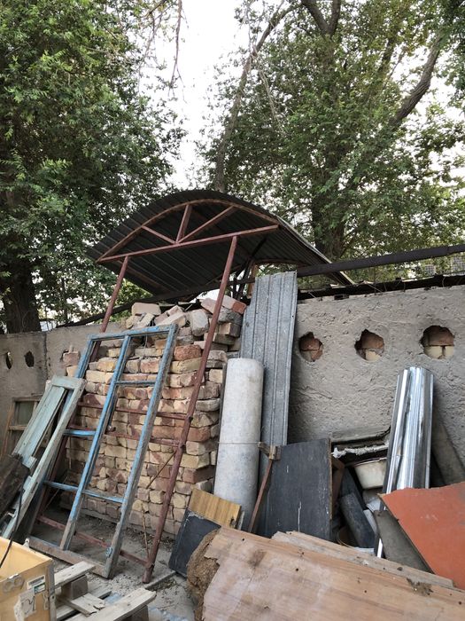 Козырек у входа