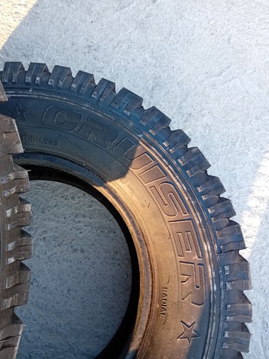 255 70 R 16 off road Cruiser