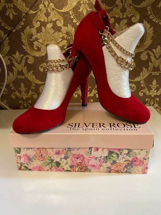 Продам женские туфли