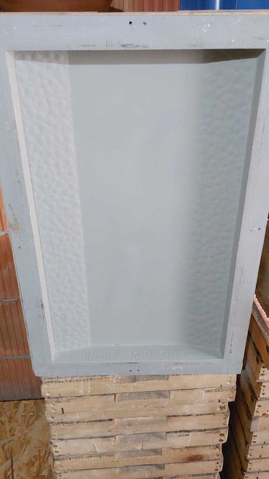 Forme turnat beton, Matrițe capace gard din fibra de sticla cu gelcoat, rășină și întărituri, in rame de lemn 50x30 cm