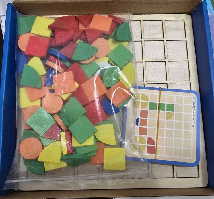 Интерактивна дъска, дървен пъзел, книга за наблюдателност, карти