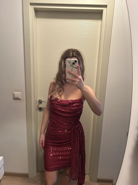 Rochie nouă nepurtată roșie