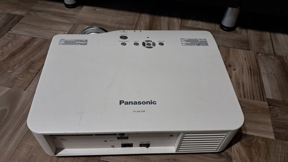Videoproiector Panasonic pt piese