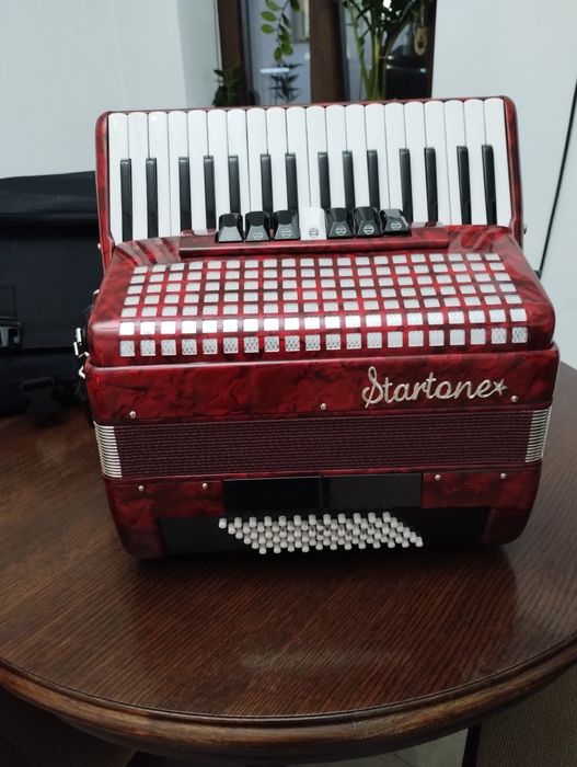 Acordeon Startone 72 Bași 7 Registre+2 La Bași Import Germania