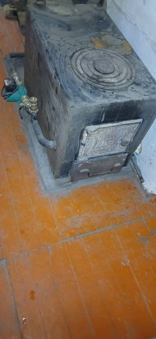 Продаю печку с насосом