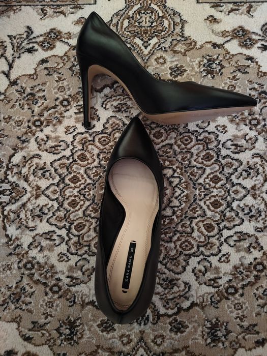 Черные женские туфли