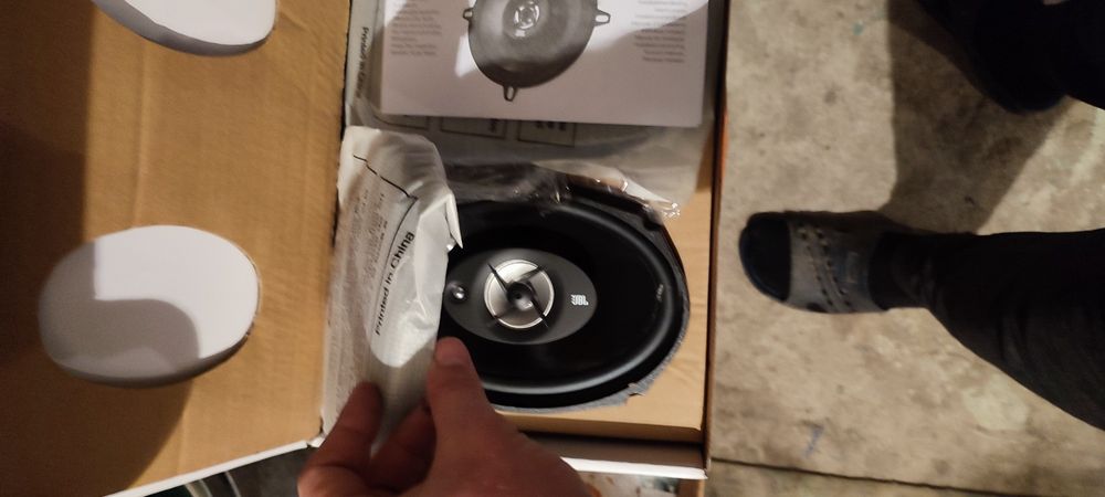 Колонки JBL новые