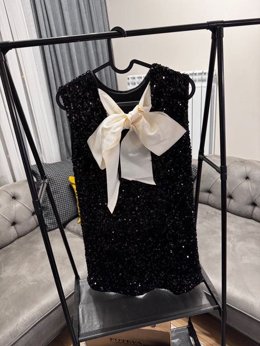 Рокля с пайети от H&M