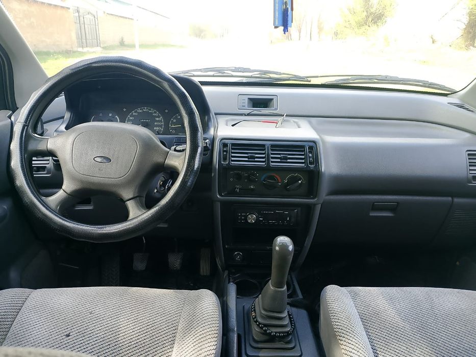 Mitsubishi space wagon