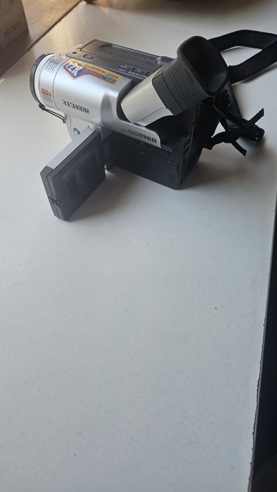 Видеокамера Samsung VP-L870