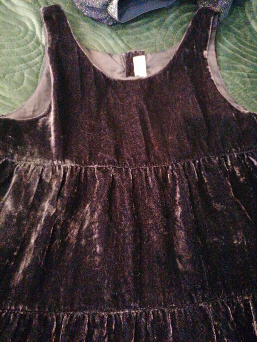 Rochie catifea 6-8 ani