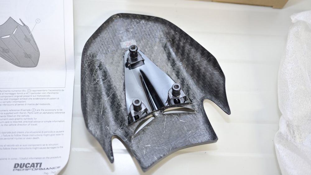 Carena carbon ceas de bord Ducati Performance Diavel 2015 +