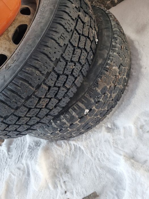 Продам пару зимних шин