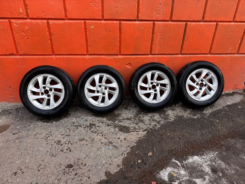 Продам комплект летних шин