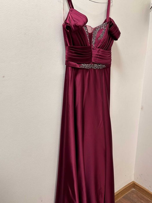 Rochie de seara bordeaux