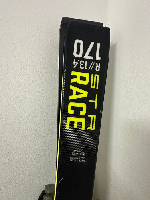 Ski-uri si clapari barbat