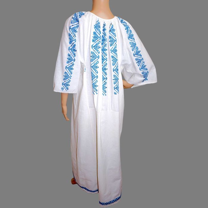 Ie veche din Mehedinti cu paiete metalice ,ie cu poale L-XL