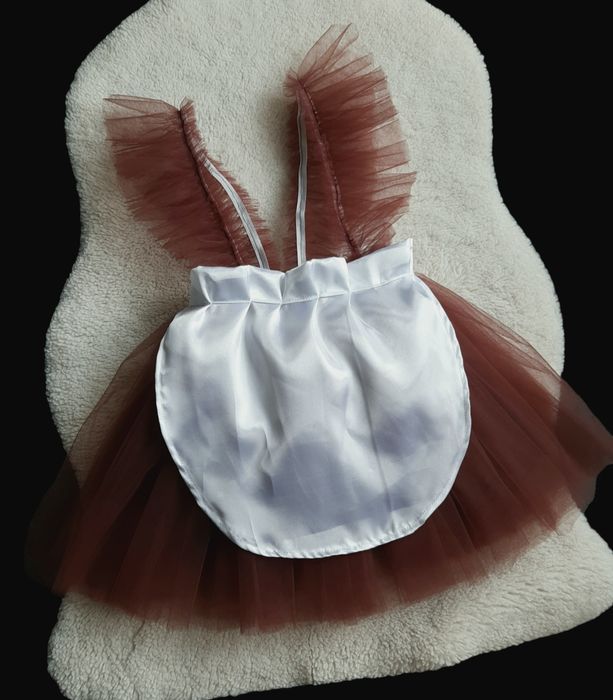 Costum serbare fetite furnicuta ,fusta tull ,șorț alb