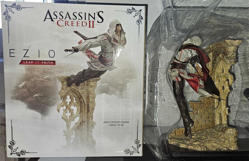 Assassin's Creed Figurine, leap of faith, Legendary Altair bust