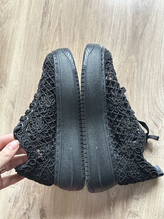 Дантелени дамски обувки