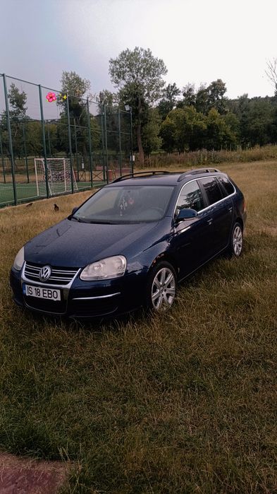 Vând Volkswagen Golf