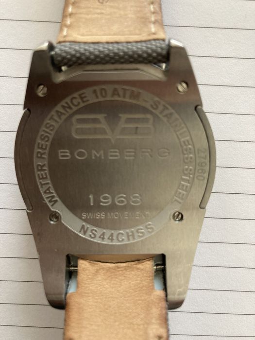 Продавам часовник